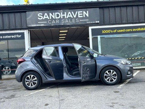 Hyundai i20 1.2 SE Launch Edition Hatchback 5dr Petrol Manual Euro 6 (s/s) (84 ps) BLUE 4