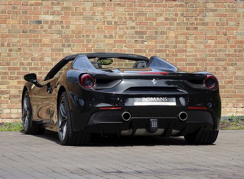 Ferrari 488 Spider 15