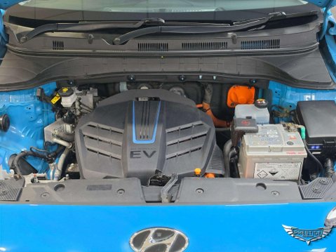 Hyundai KONA 64kWh Premium Auto 5dr (10.5kW Charger) 95