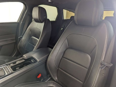 Jaguar XF 2.0 XF R-Sport D AWD Auto 4WD 5dr 39