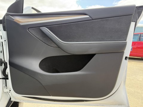 Tesla Model Y (Dual Motor) Long Range SUV 5dr Electric Auto 4WDE (384 bhp) 33