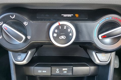 Kia Picanto 1.0 ZEST 5 Door LOOK! 1 OWNER FROM NEW!APPLE CARPLAY! MAIN DEALER SREVICES! 21