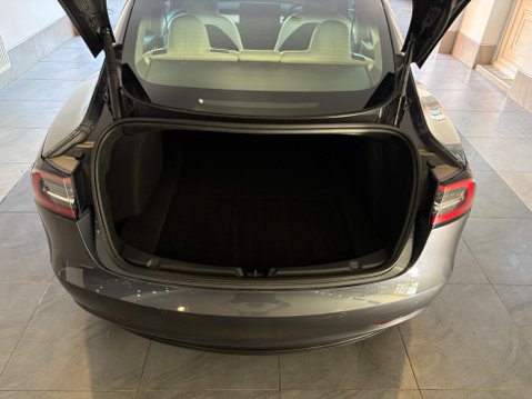 Tesla Model 3 Auto RWD 4dr 14