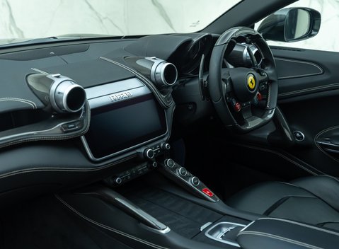 Ferrari GTC4 Lusso V12 20