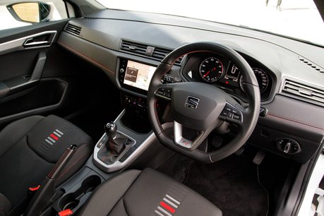 SEAT Arona TSI FR