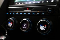 Jaguar E-Pace R-DYNAMIC SE 40
