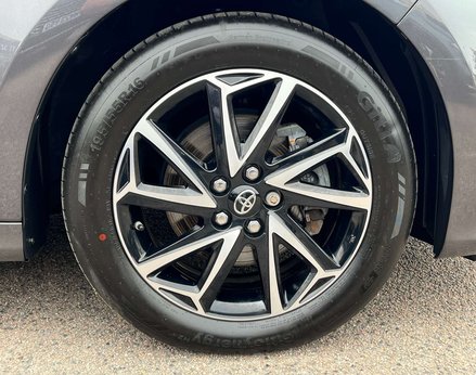 Toyota Yaris 1.5 Yaris Design HEV CVT 5dr 15