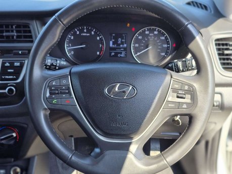 Hyundai i20 1.4 SE Hatchback 5dr Petrol Auto Euro 6 (100 ps) 32