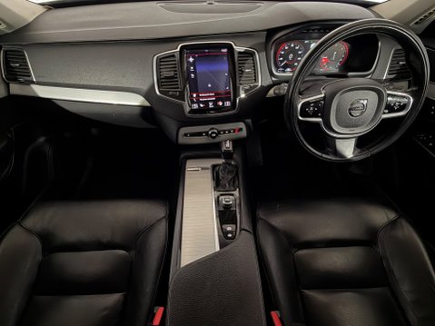 Volvo XC90 D5 MOMENTUM AWD 11
