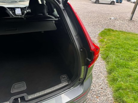 Volvo XC60 2.0 XC60 R-Design B5 MHEV Auto 5dr 45