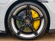 Porsche Taycan TURBO S 5