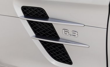 Mercedes-Benz SLS AMG 23