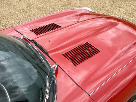 Jaguar E-Type 2+2 28