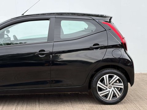 Toyota Aygo 1.0 Aygo X-Play TSS VVT-i CVT 5dr 46