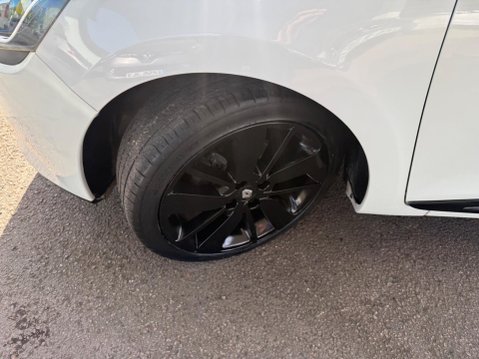 Renault Clio 1.5 dCi Dynamique S MediaNav Euro 5 (s/s) 5dr 25