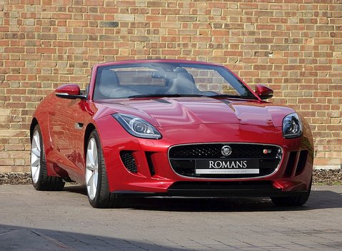 Jaguar F-Type V6 S Convertible 1