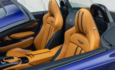 Aston Martin V8 Vantage ROADSTER 35