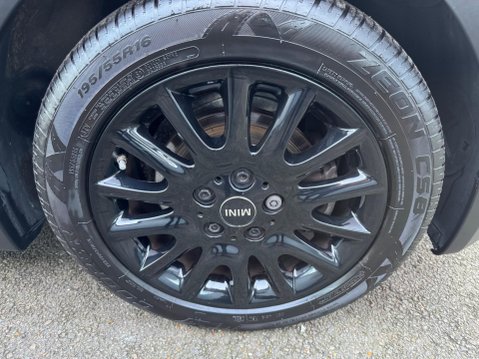 Mini Hatch 1.5 Cooper Euro 6 (s/s) 3dr 25