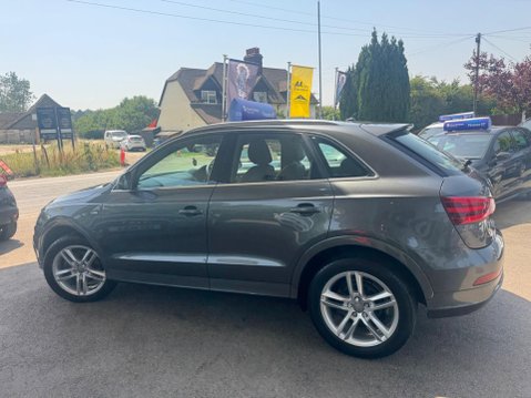 Audi Q3 2.0 TDI S line S Tronic quattro Euro 5 (s/s) 5dr 4