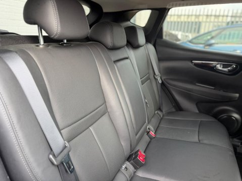 Nissan Qashqai 1.2 DIG-T Tekna 2WD Euro 6 (s/s) 5dr 12