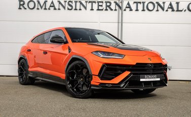 Lamborghini Urus PERFORMANTE 2
