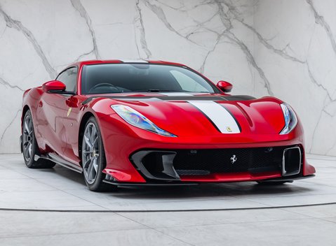 Ferrari 812 Competizione 6