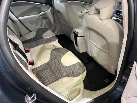 Volvo V40 1.5 T3 Auto Euro 6 (s/s) 5dr 28
