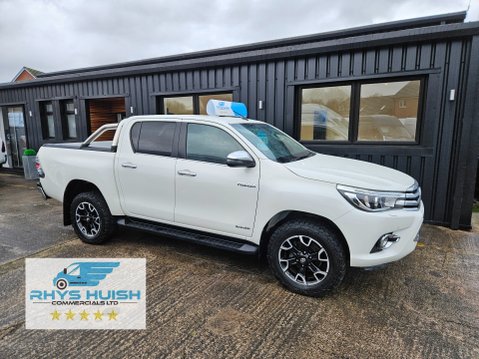 Toyota Hilux INVINCIBLE 4WD D-4D DCB 1