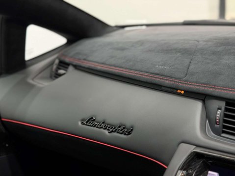 Lamborghini Aventador 6.5 V12 LP 750-4 Superveloce Coupe 2dr Petrol ISR 4WD Euro 6 (750 bhp) 43