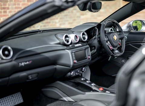 Ferrari California T 18