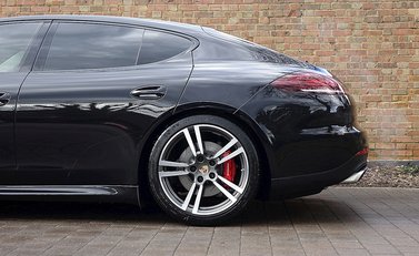 Porsche Panamera Turbo 25