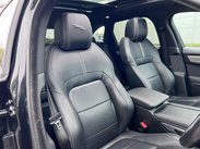 Jaguar F-Pace 2.0 D200 MHEV R-Dynamic SE Auto AWD Euro 6 (s/s) 5dr 17