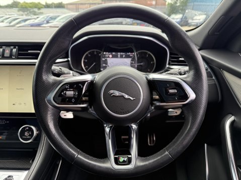 Jaguar F-Pace 2.0 D200 MHEV R-Dynamic Black SUV 5dr Diesel Auto AWD Euro 6 (s/s) (204 ps) 38