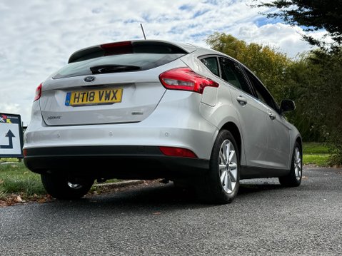 Ford Focus TITANIUM WITH NAV 14
