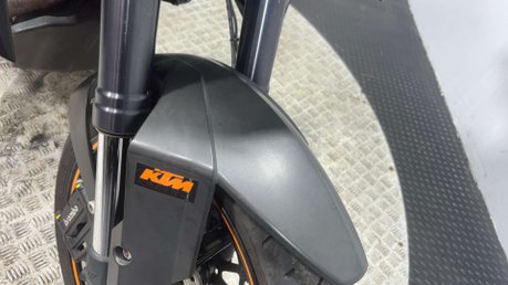 KTM Supermoto 2010 28K GOOD RUNNING PROJECT BIKE FULL LUGGAGE RUNS WELL 990CC 26