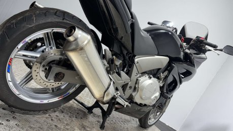 Honda CB 2007 60K MOT GOOD LOOKING 1000CC COMMUTER TOURER BIKE 16