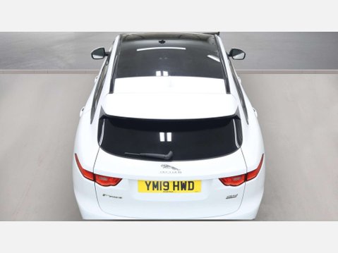 Jaguar F-Pace 2.0 F-PACE R-Sport AWD D Auto 4WD 5dr 8