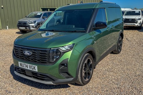 Ford Transit Courier SWB L1H1 Low Roof Active Ecoblue Air Con Alloys Nav Sensors EURO 6
