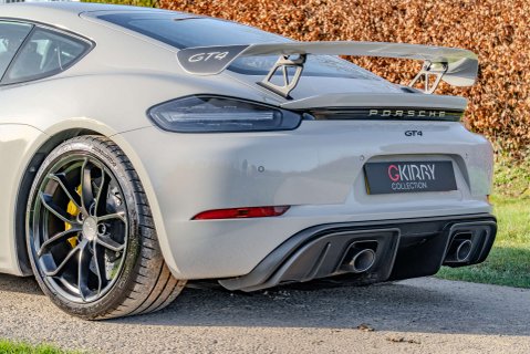 Porsche 718 Cayman GT4 PDK 27