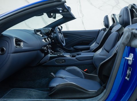Aston Martin V12 Vantage ROADSTER 21