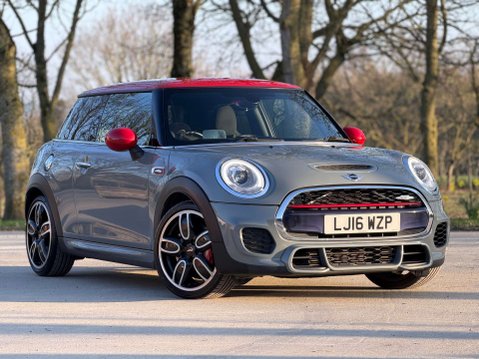 Mini Hatch 2.0 John Cooper Works 3dr 1