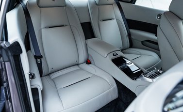 Rolls-Royce Wraith Series II 15