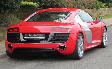 Audi R8 V10 12