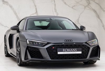 Audi R8 V10 Performance Carbon Black