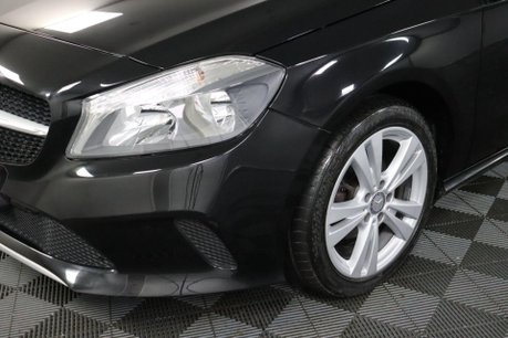 Mercedes-Benz A Class A 180 D SPORT 32