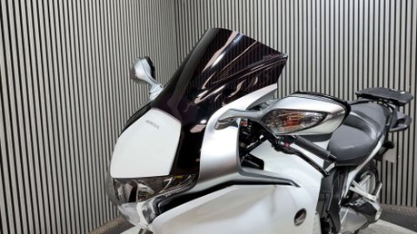 Honda VFR1200F 2010 VFR 1200 ONLY 22K LONG MOT SPORTS TOURER 1200CC 31