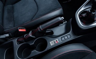 Toyota Yaris GR-Y CIRCUIT 27