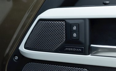 Land Rover Defender 110 D250 First Edition 23