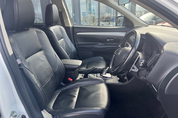 Mitsubishi Outlander PHEV 2.0h 12kWh GX4h CVT 4WD AUTO 17