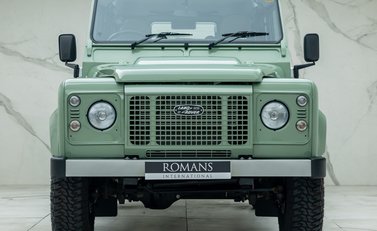 Land Rover Defender 110 HERITAGE 4